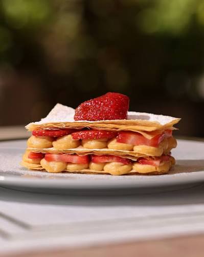 Çilekli Milföy (Mille-Feuille)
